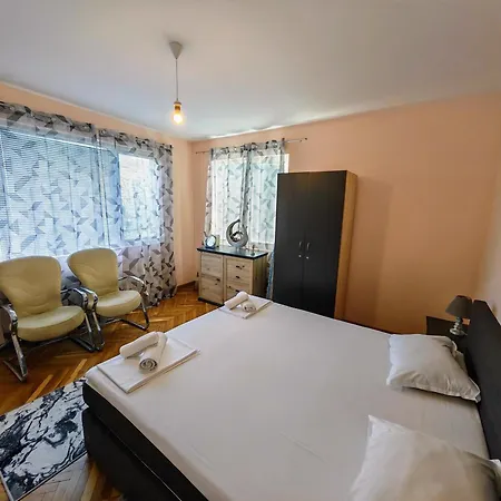 Two-bedroom In The Center Апартаменти *