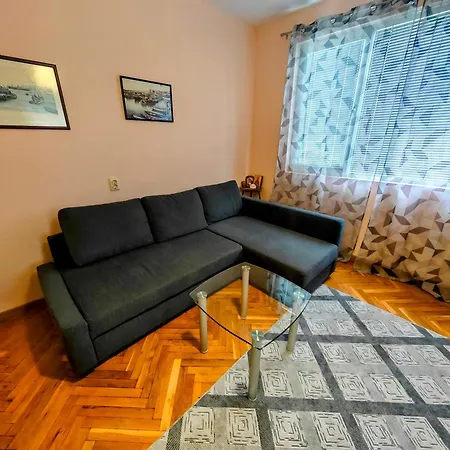 Two-bedroom In The Center Warna