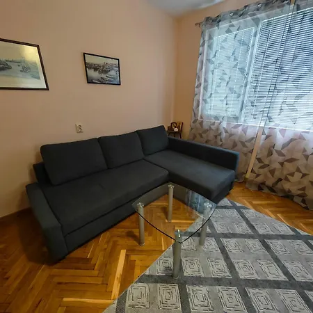 Апартаменти Two-bedroom In The Center Варна